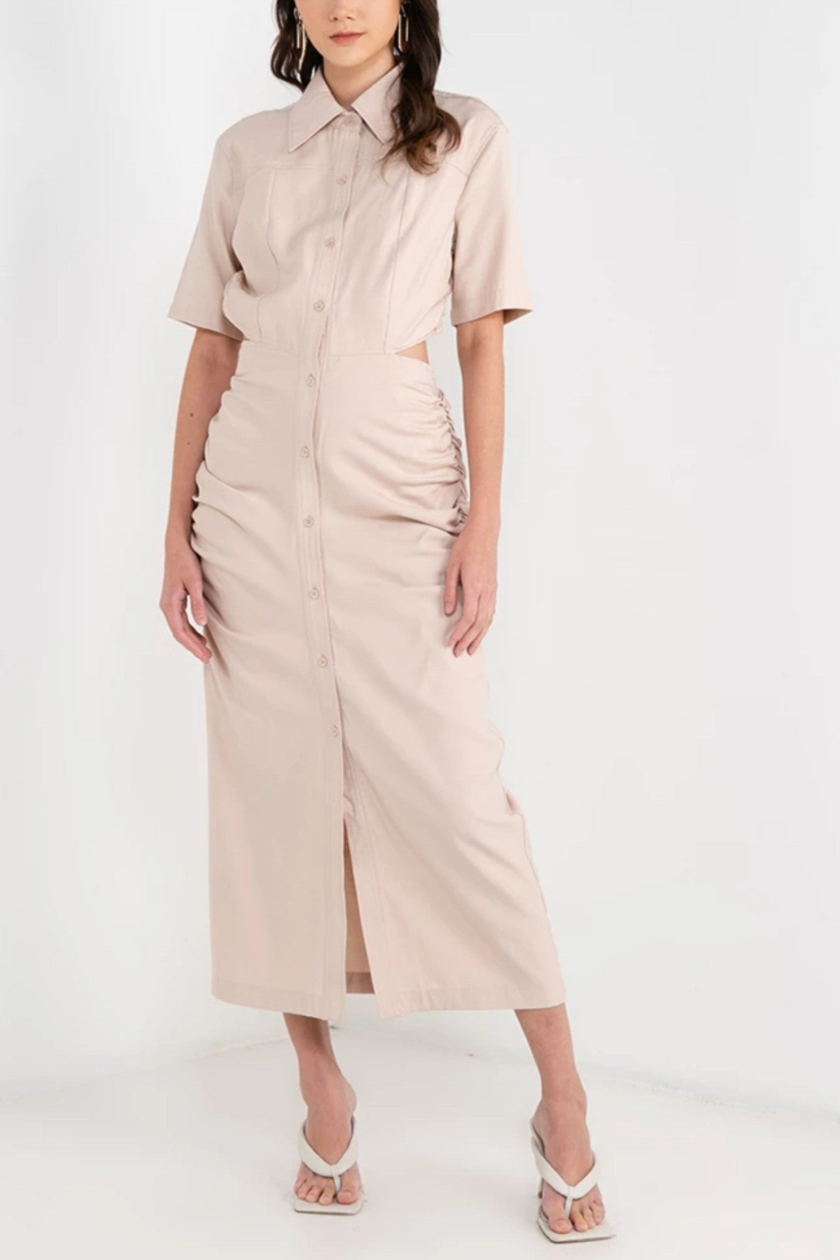 OAKLEY Open-Back Button-Down Ruched Sides Midi Dress (Light Beige)