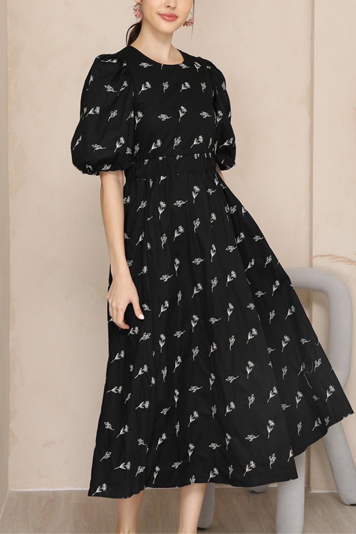 ADDISON Puff-Sleeve Embroidered Poplin Midi Dress (Black)
