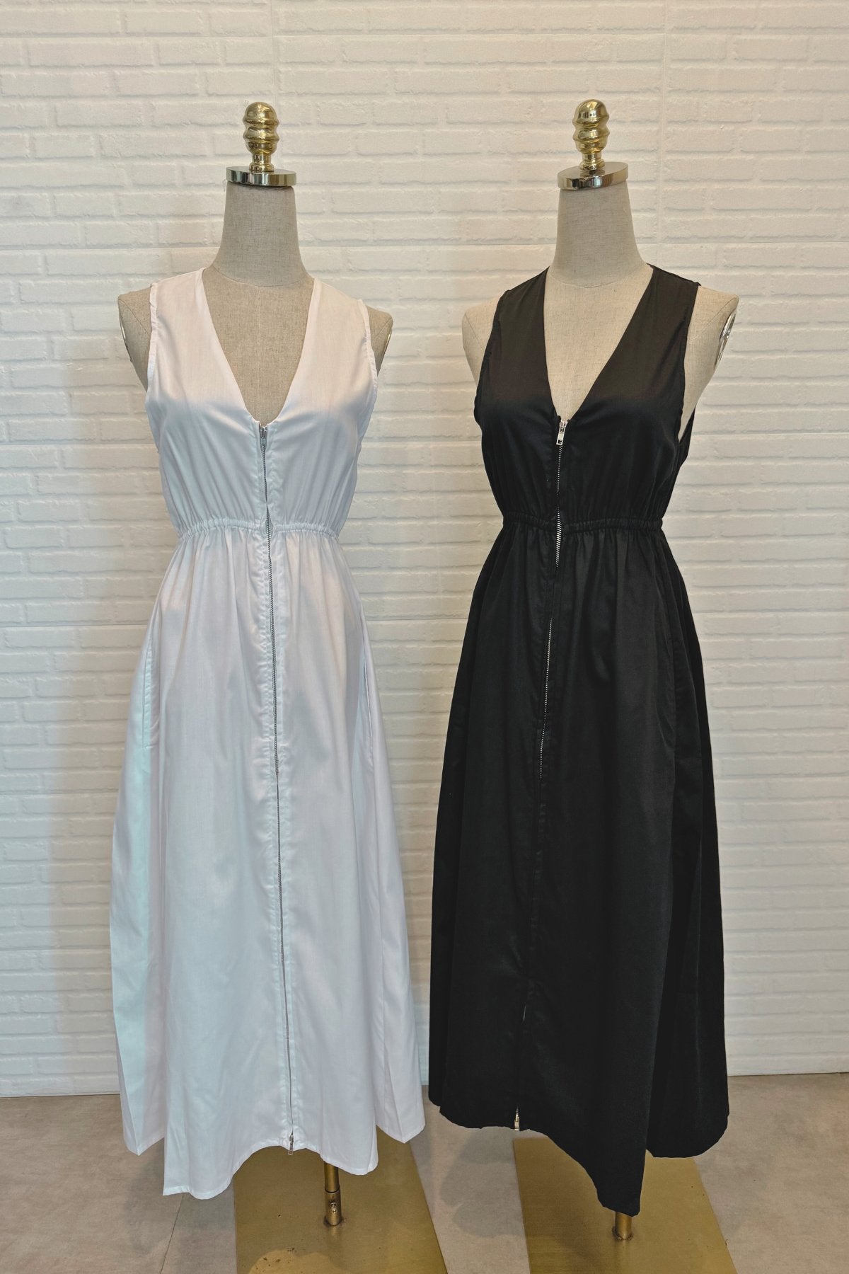COLLINS 2-way Zip V-neck Midi Dress (White)