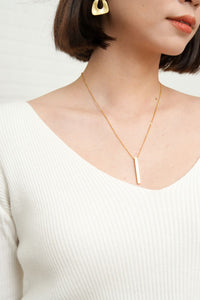 VEDA V-Neck Rib-Knit Top (White)