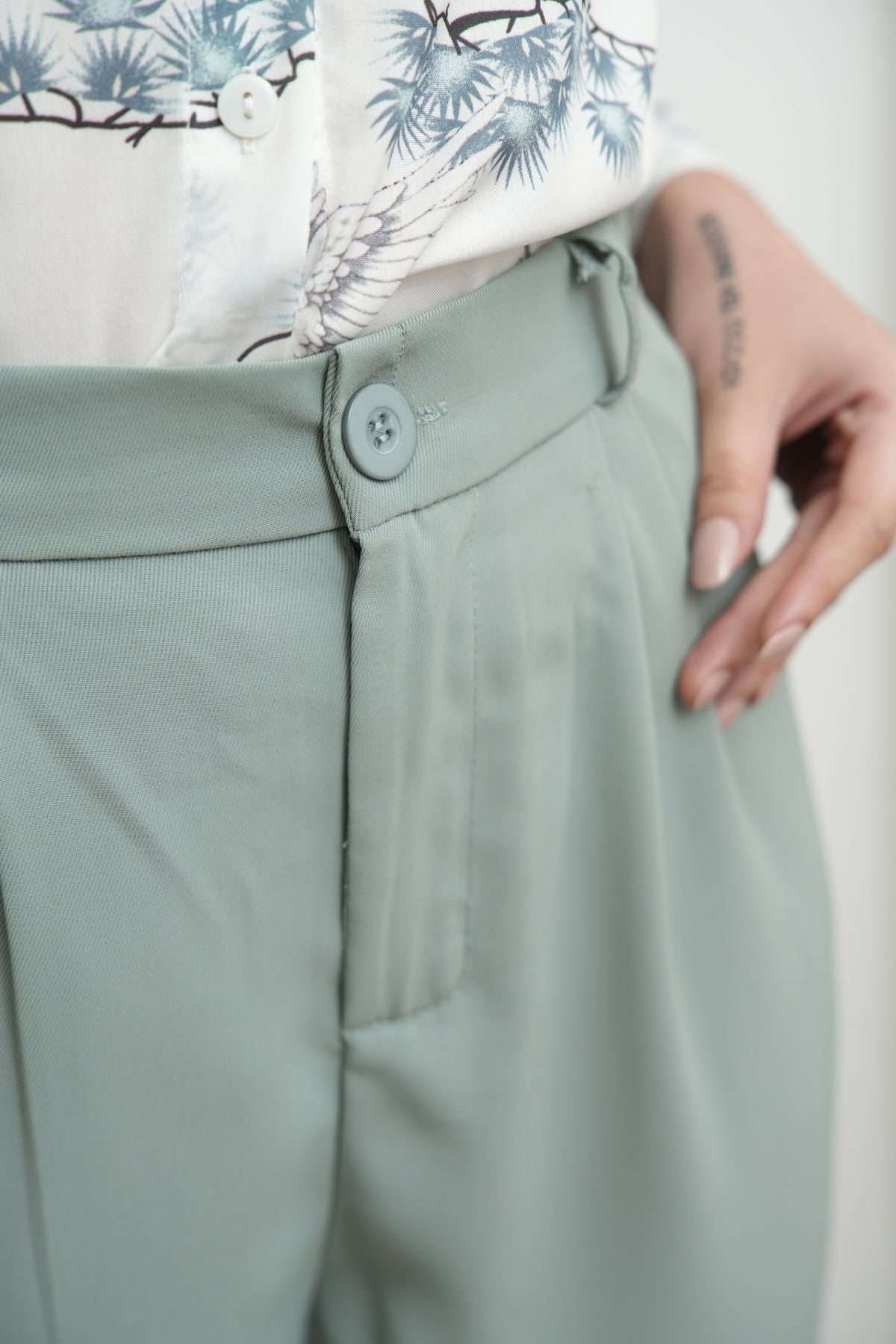 HARVEY High-Waist Tailored Straight Leg Trousers (Sage Green)