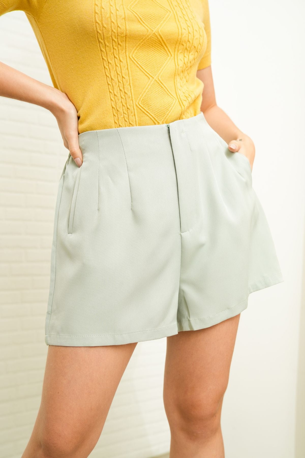 NANCY Zip-up Tailored Shorts (Pastel Green)