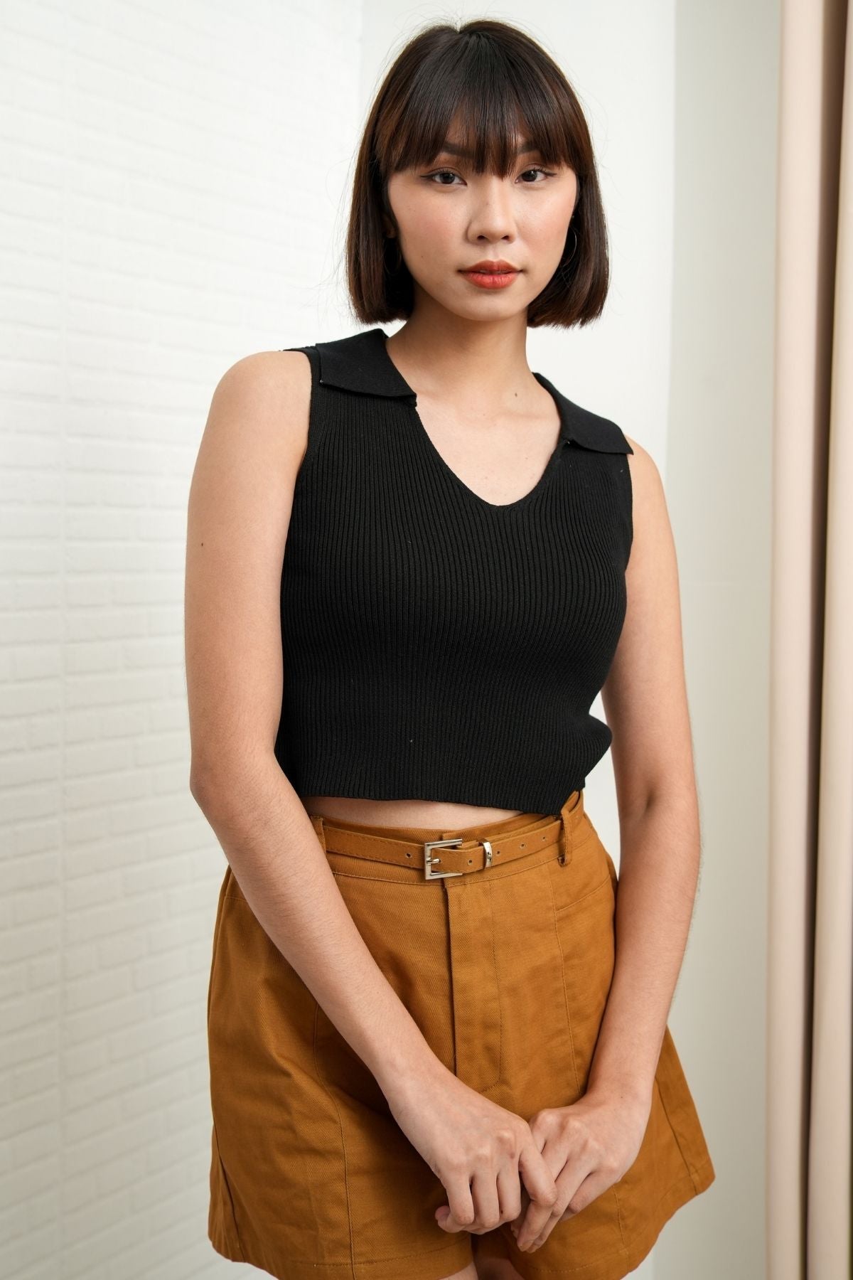 GIGI Sleeveless Collared Rib-Knit Top (Black)
