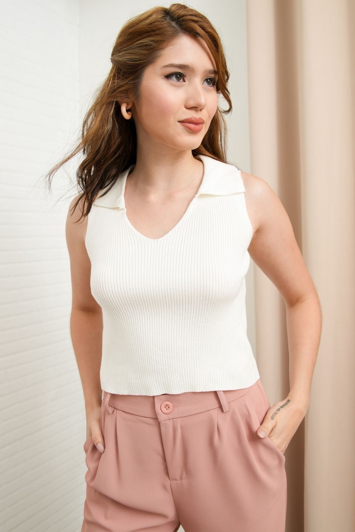 GIGI Sleeveless Collared Rib-Knit Top (White)