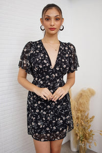 EVERLY Flutter-Sleeve Chiffon Dress (Black)