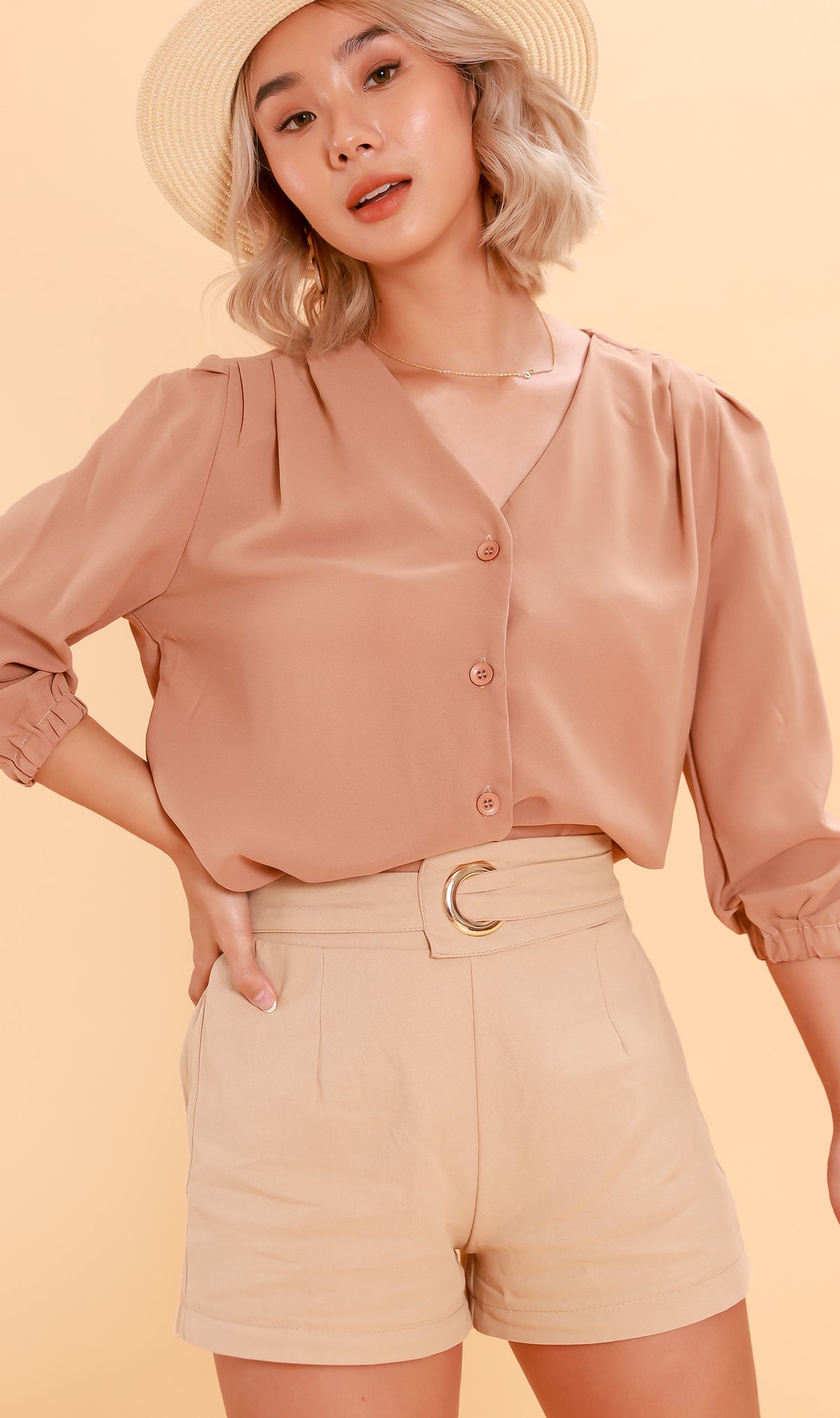 NATALIE Belt Accent Shorts (Latte)