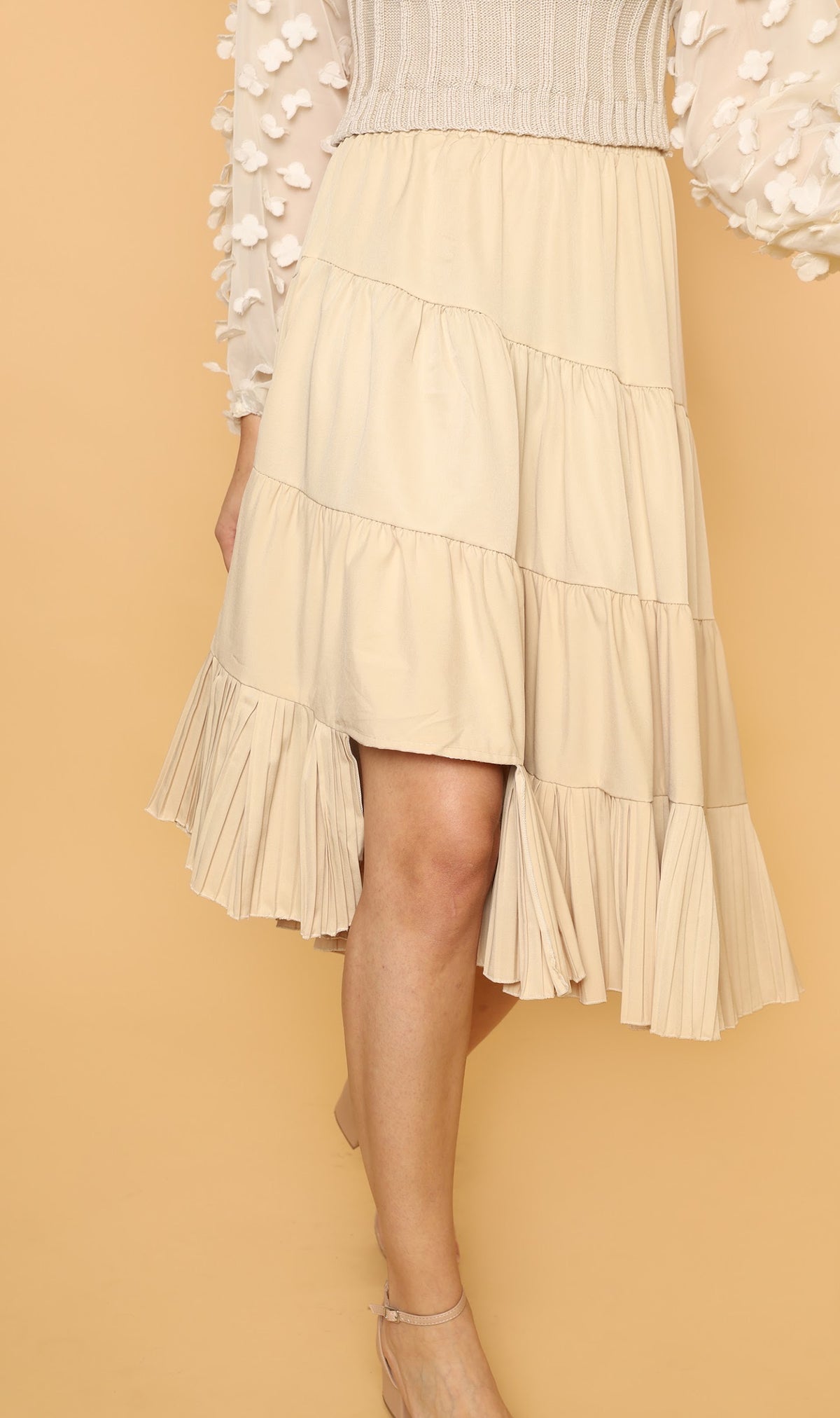 SUKI Tiered Midi Skirt (Light Beige)