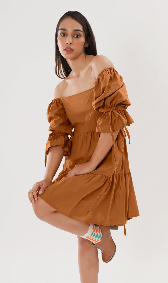 MADILYN Tiered Tie Puff-Sleeve Dress (Cinnamon Brown)