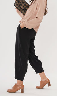 EZRA High-Waisted Pleated Tailored Trousers (Black)