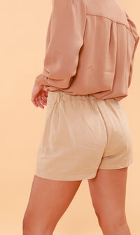 NATALIE Belt Accent Shorts (Latte)