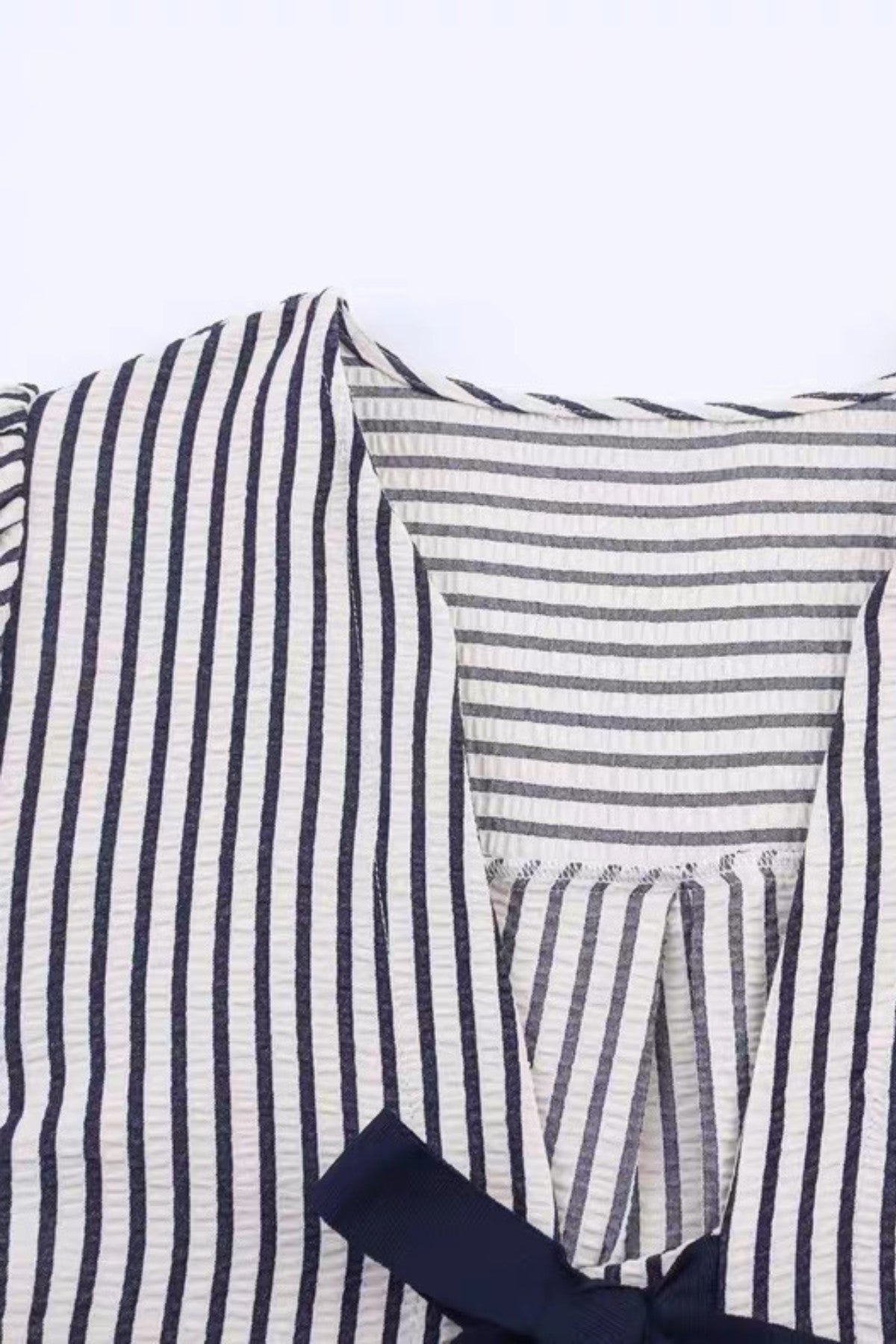 FINLEY V-neck Ribbon-Tie Puff Sleeve Top (Navy Stripes)