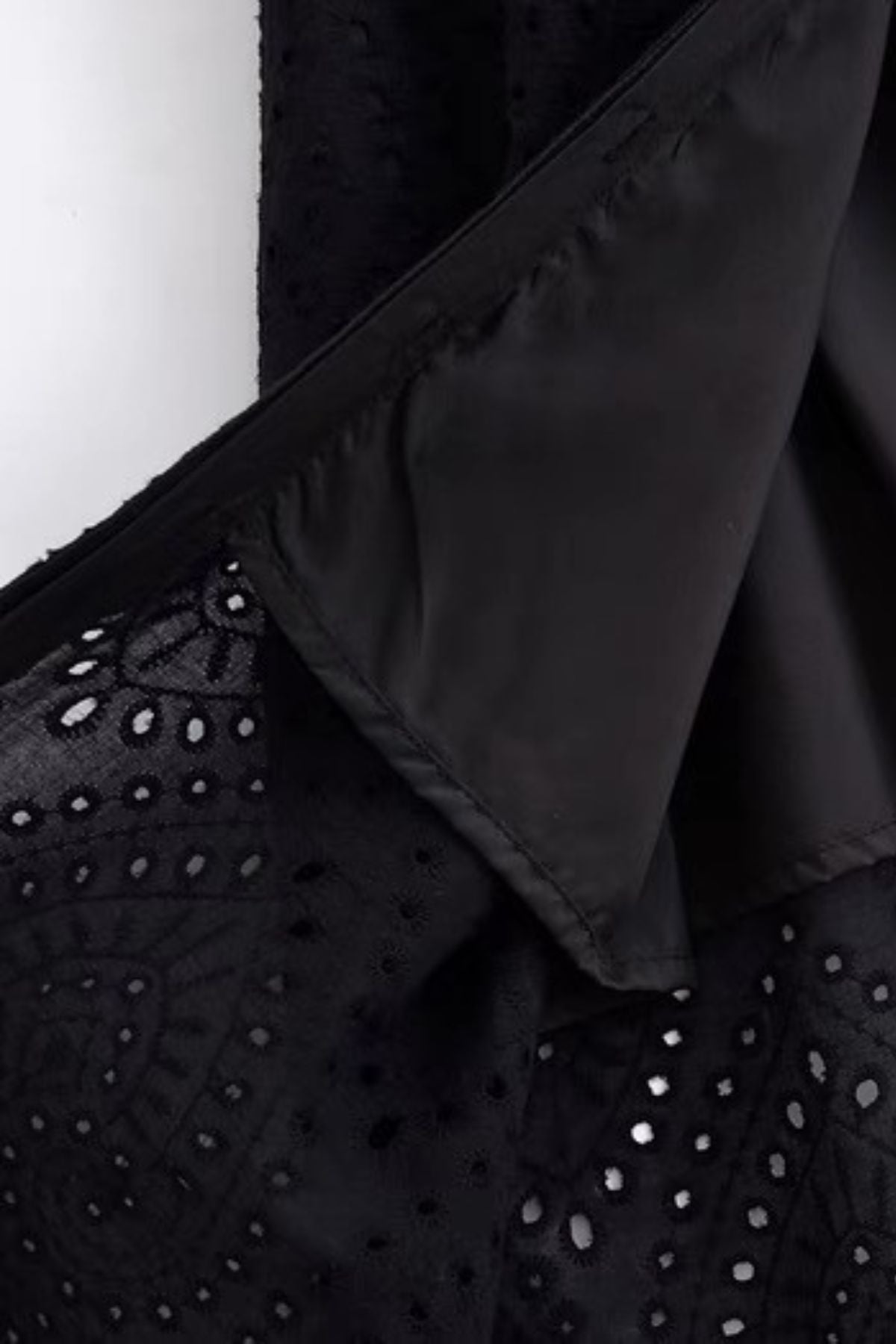 ODETTE Broderie Eyelet Midi Dress with Rope Tie (Black)