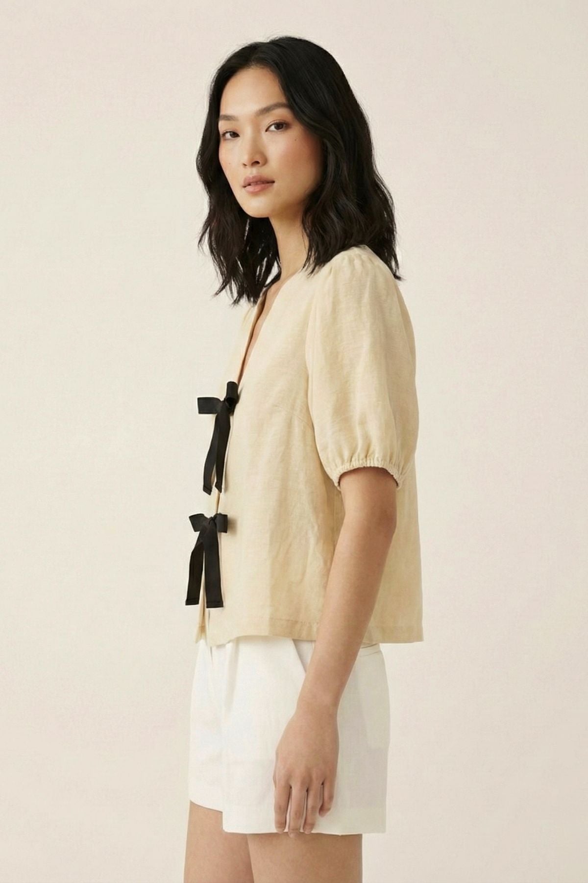 FINLEY V-neck Ribbon-Tie Puff Sleeve Top (Latte Brown)