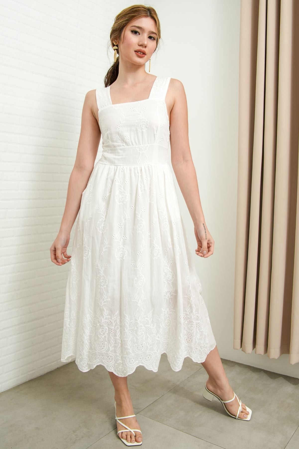 SOLEIL Sleeveless Eyelet Midi Dress (White)