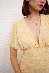 EVERLY Flutter-Sleeve Chiffon Dress (Custard Yellow)