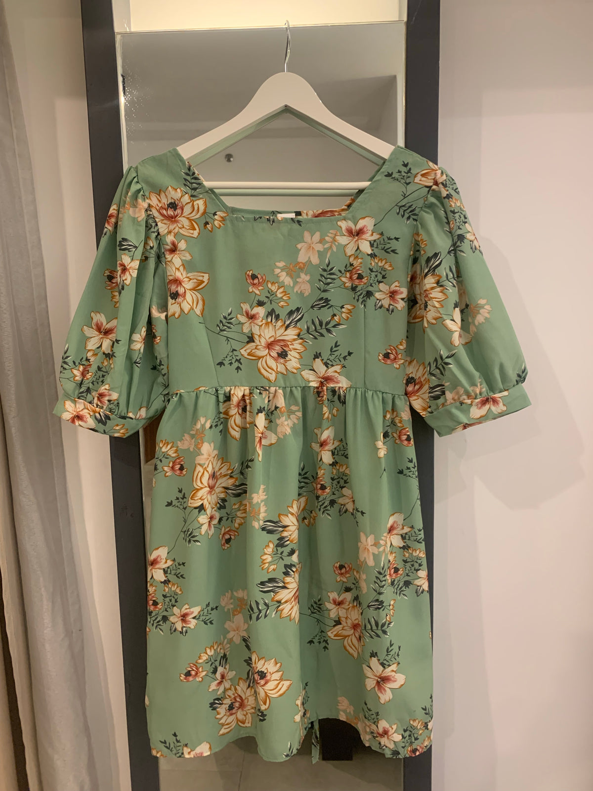 ALINA Floral-Print Puff-Sleeve Dress (Sage)