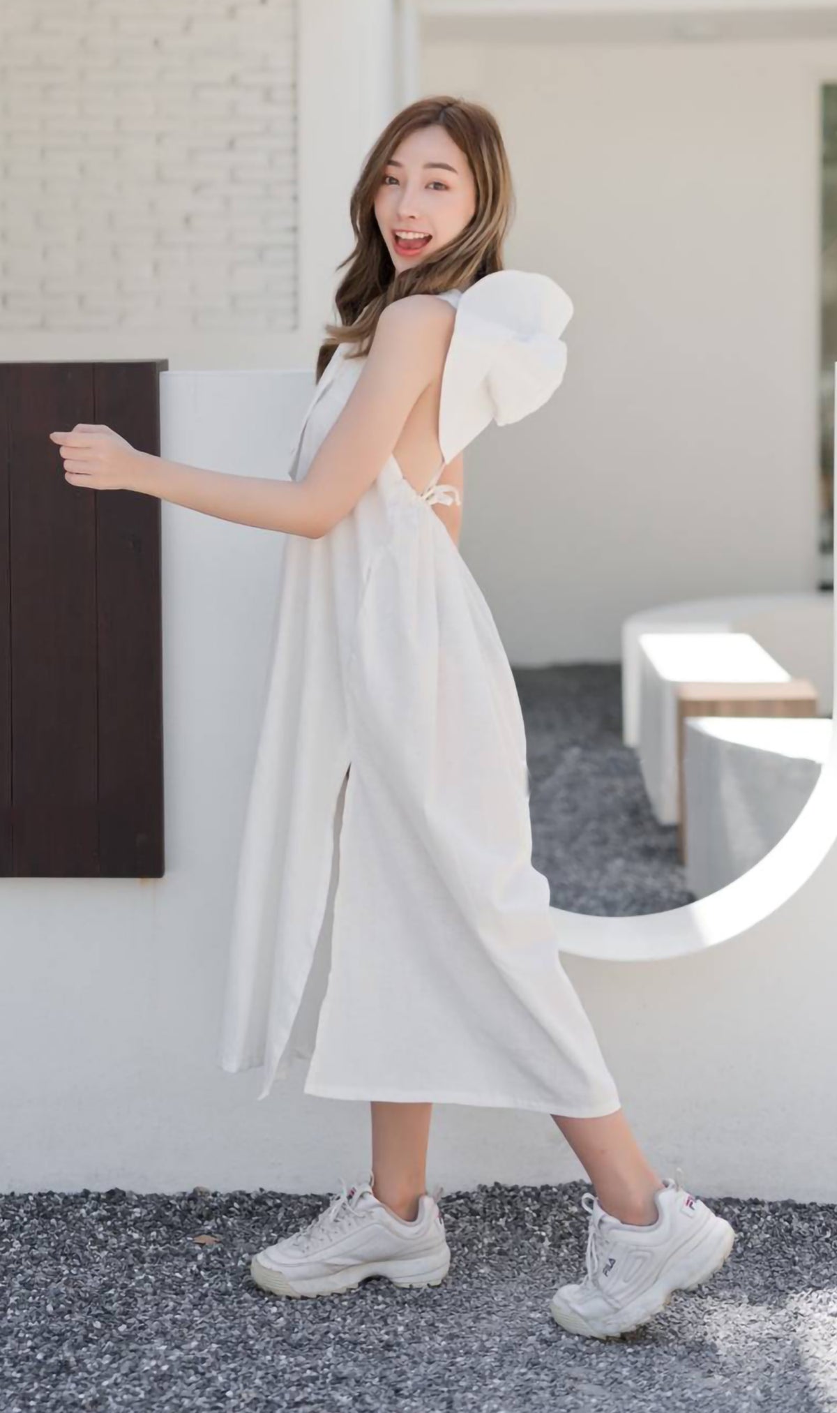 DEMI Open-Back Slip Midi Dress w/ Hat (White)